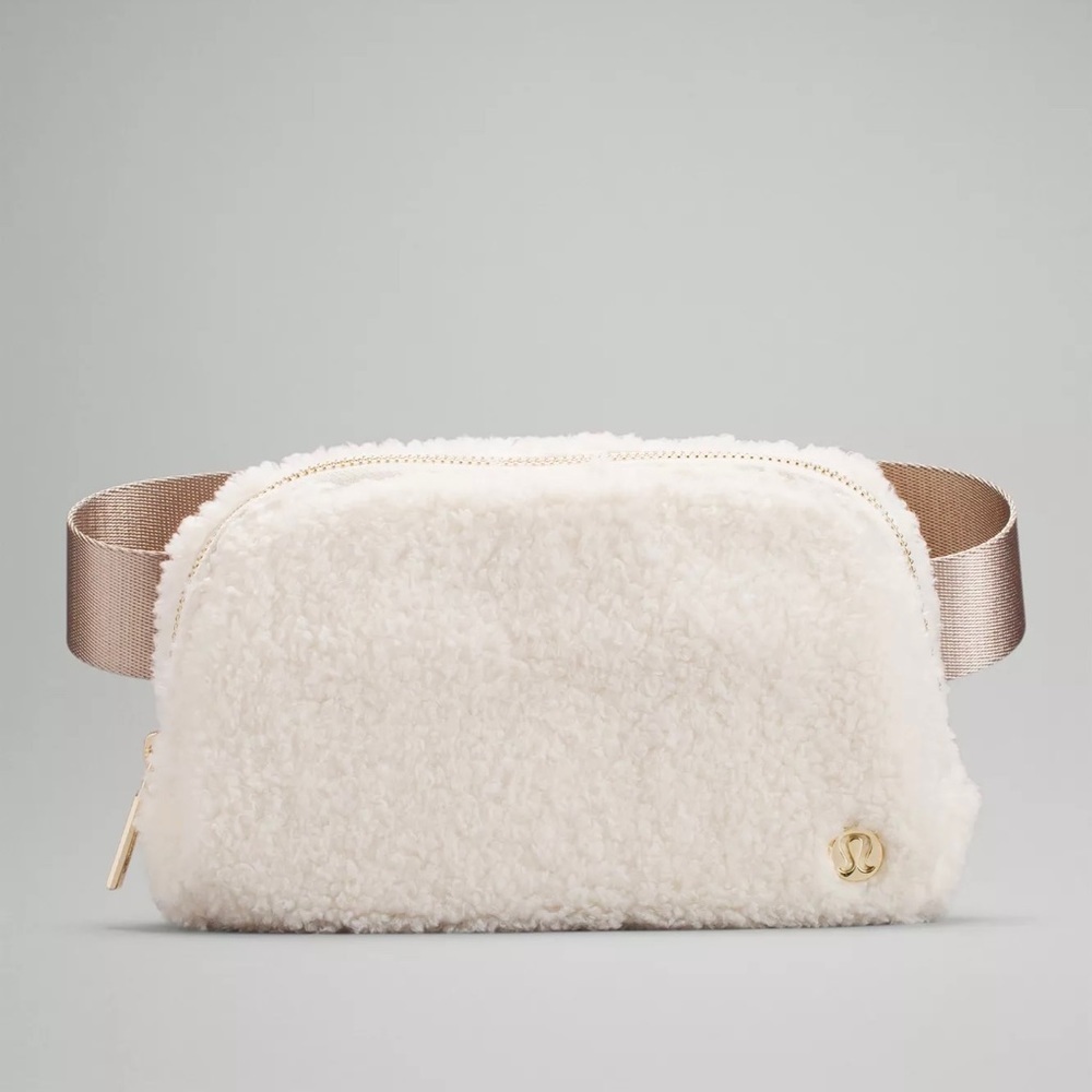 Lululemon - Wear Everywhere Fleece Ivory Belt Bag
